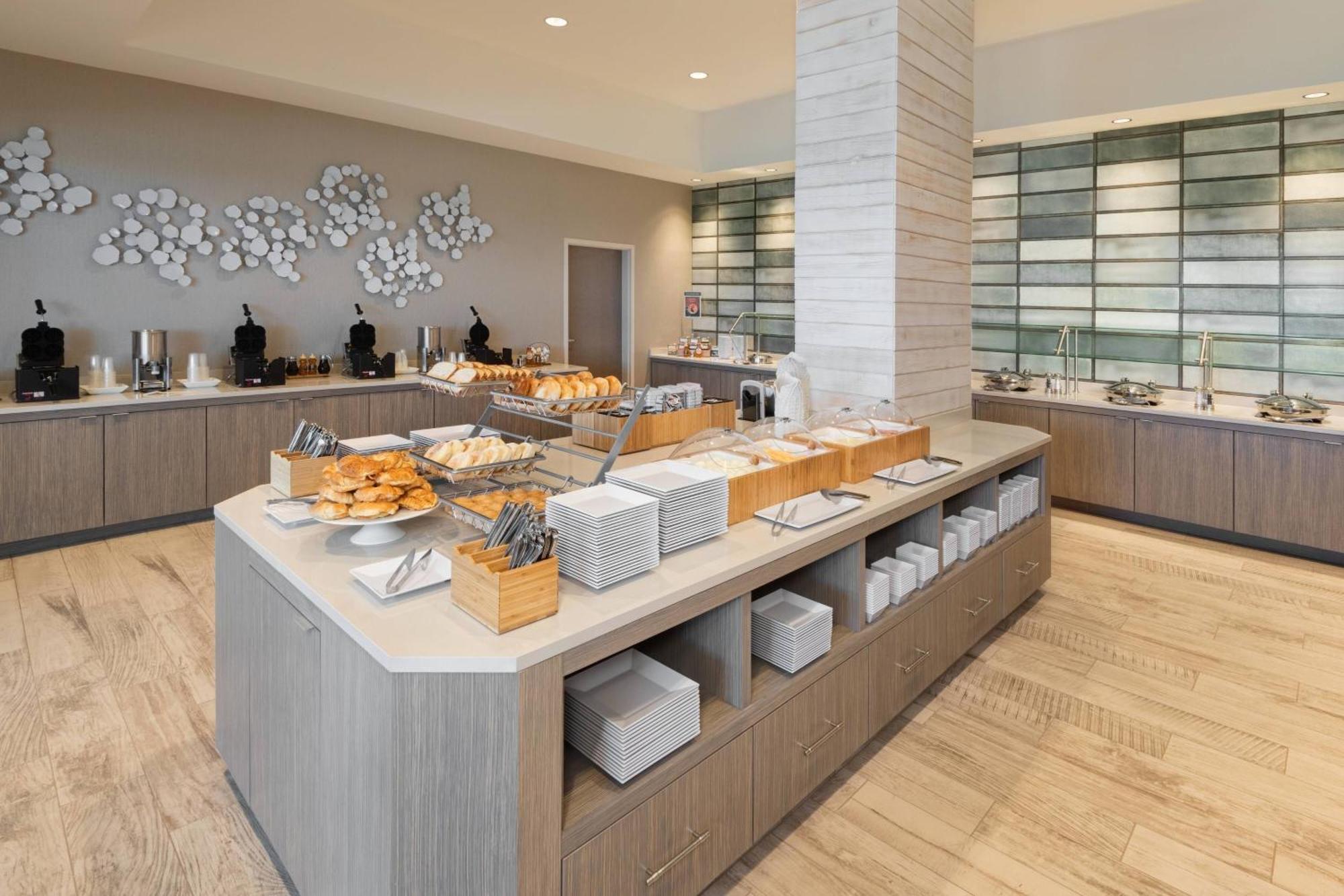 Springhill Suites By Marriott Panama City Beach Beachfront Bagian luar foto