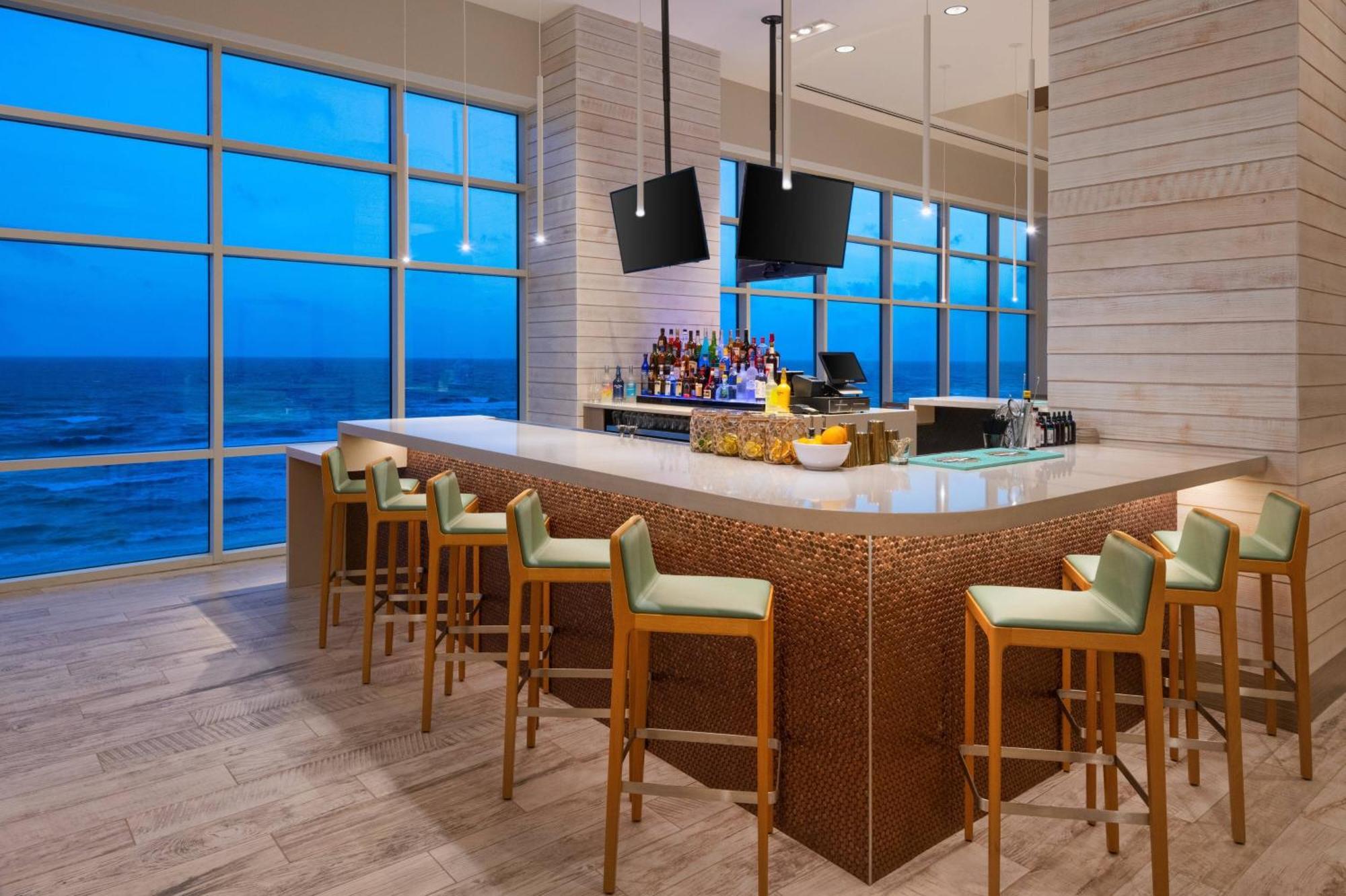 Springhill Suites By Marriott Panama City Beach Beachfront Bagian luar foto