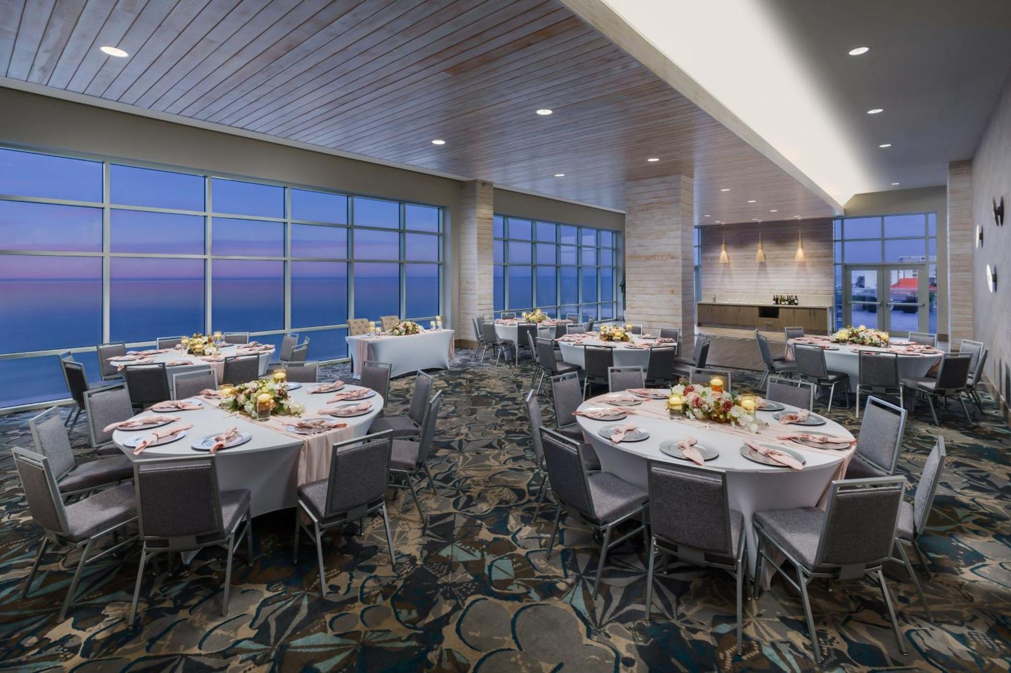 Springhill Suites By Marriott Panama City Beach Beachfront Bagian luar foto