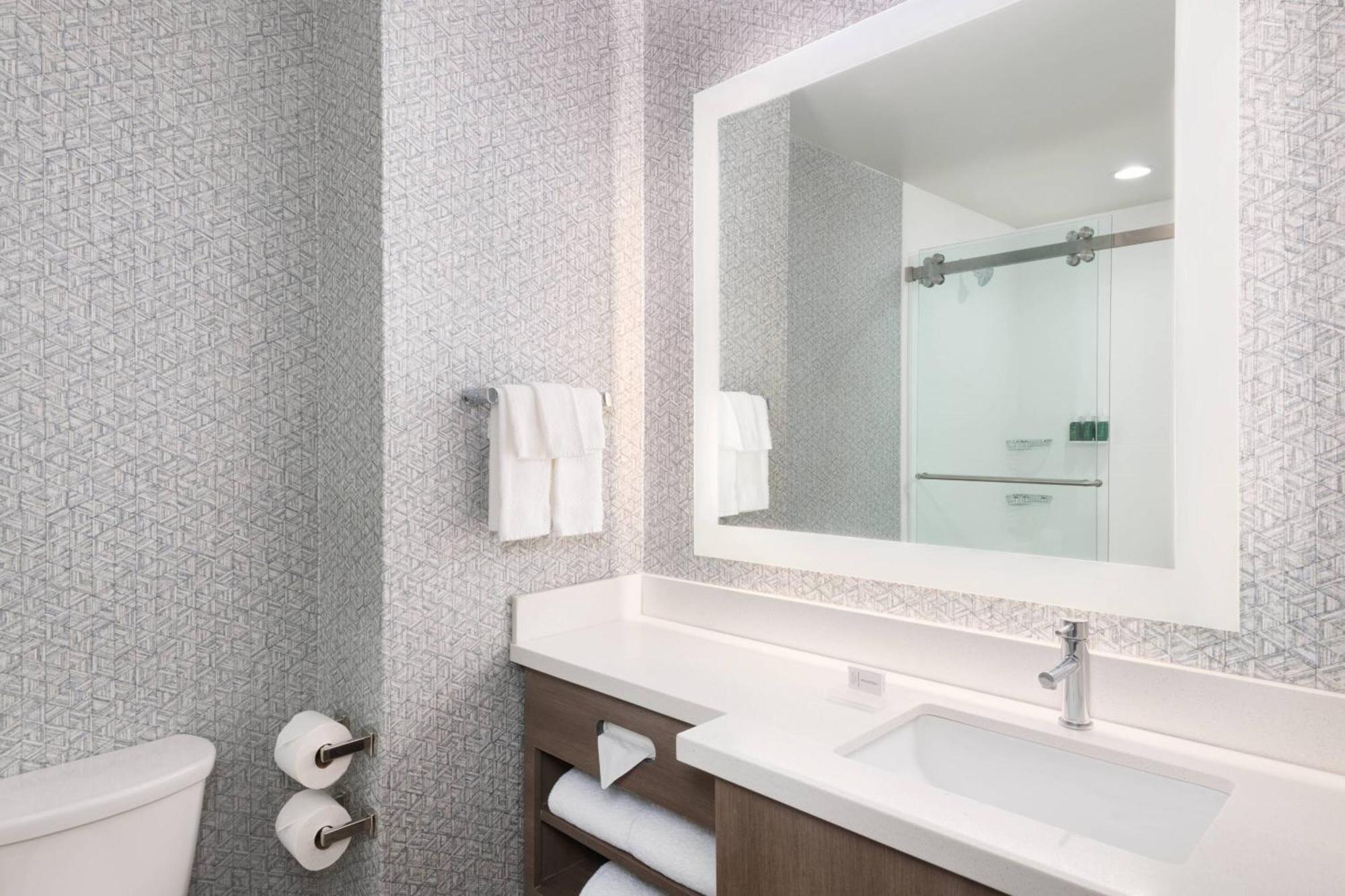 Springhill Suites By Marriott Panama City Beach Beachfront Bagian luar foto